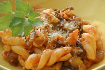 fusilloni con melanzane